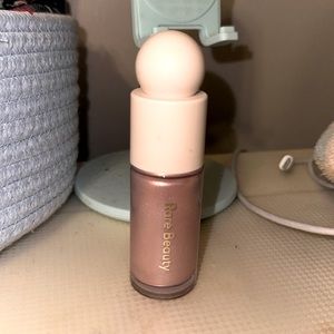 rare beauty highlighter.